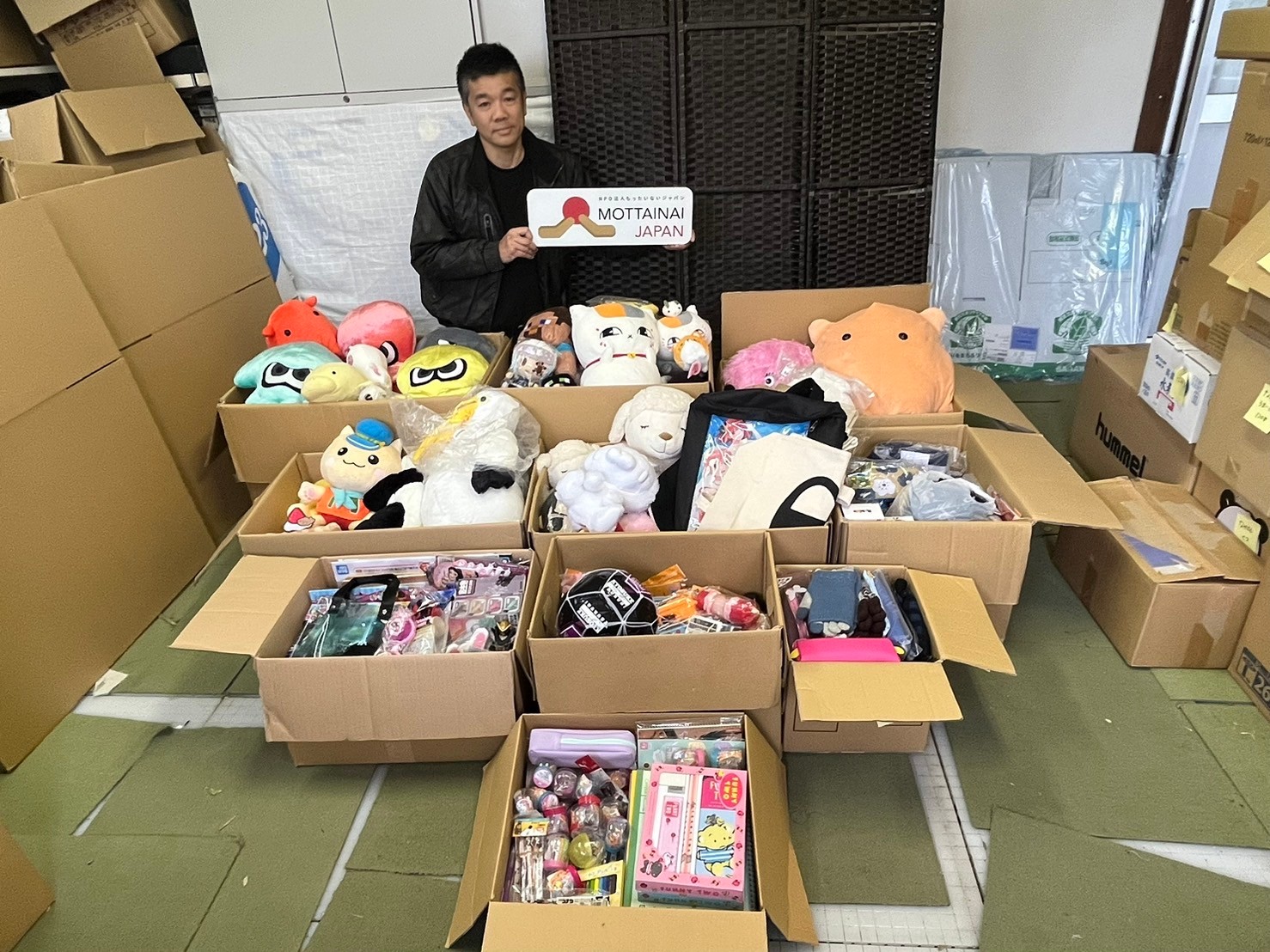 王子プロジェクト様に文房具、おもちゃ、ぬいぐるみ等を寄贈いたしまし